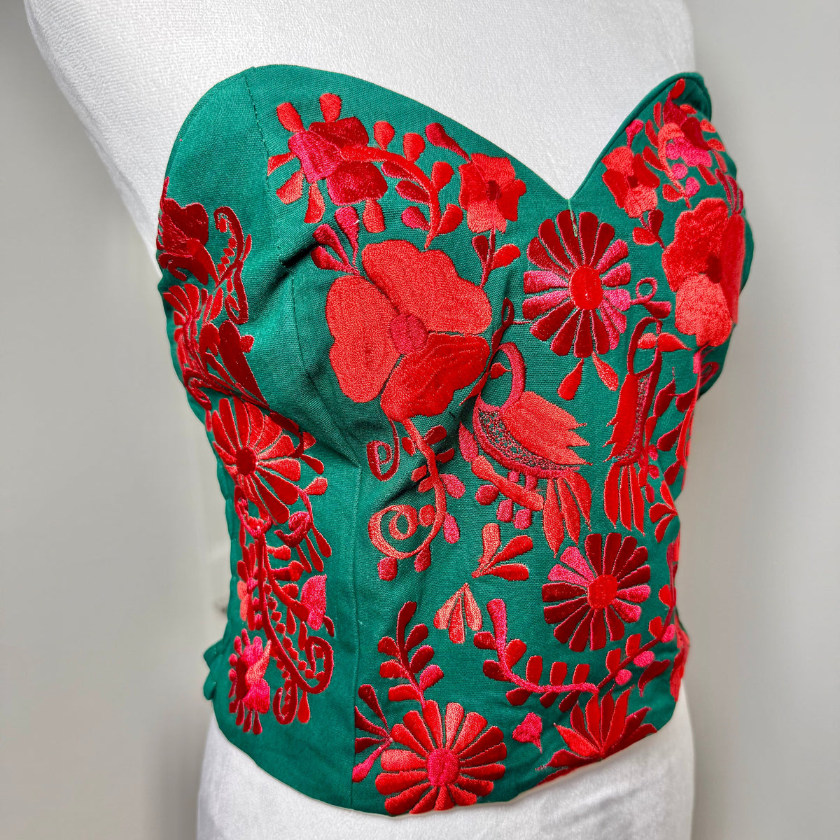 PUEBLA BUSTIER - GREEN W/RED EMBROIDERY - SIZE M-XL – Sin Miedo Market