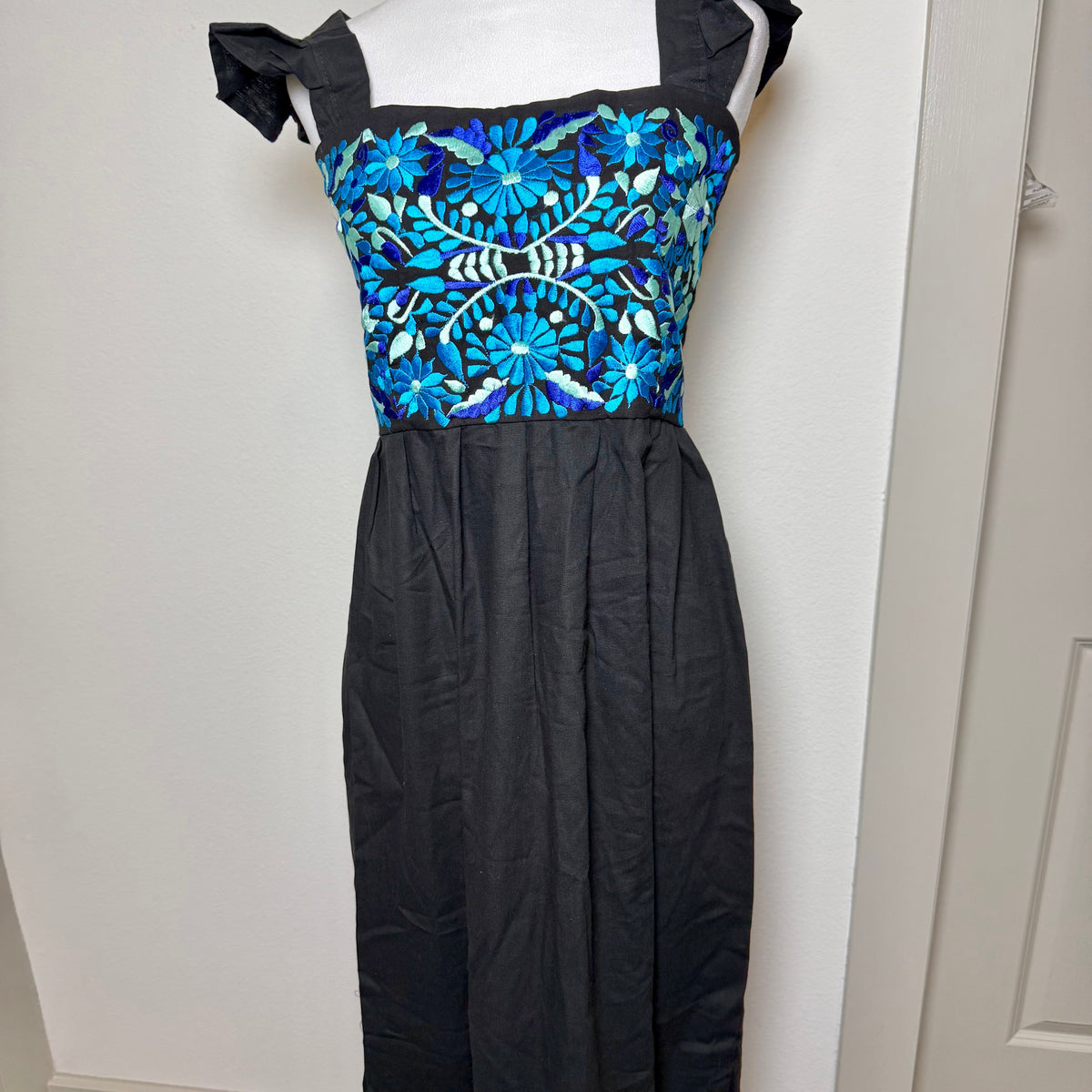dezzal embroidered dress Daisy Side Slit Evening Maxi Dress Red / One Size