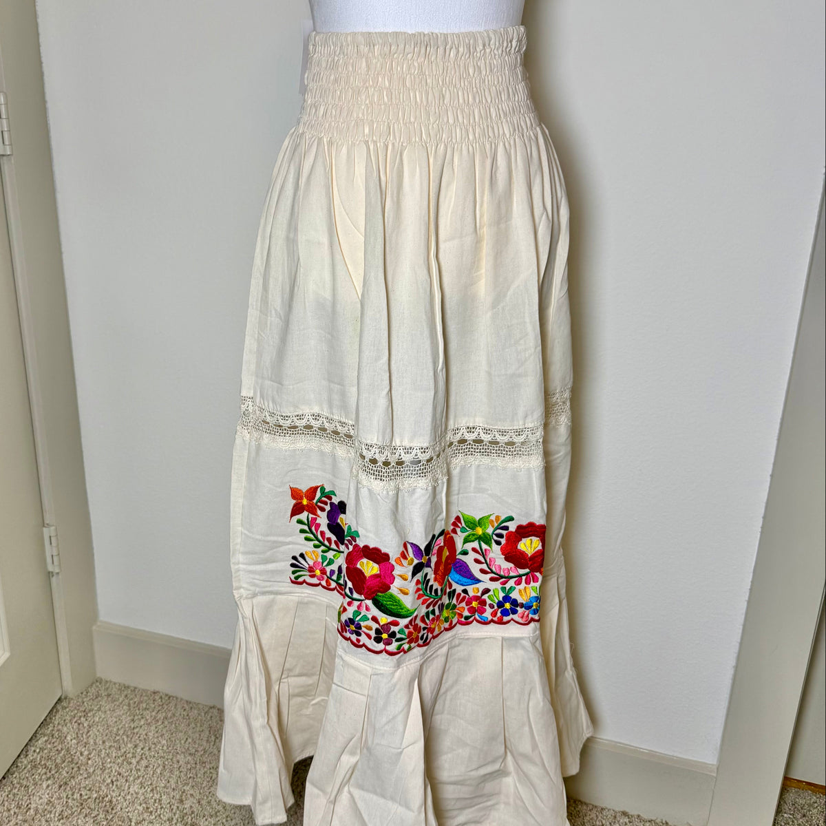 PUEBLA SKIRT- NATURAL WITH MULTI COLOR EMBROIDERY – Sin Miedo Market