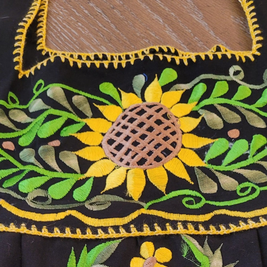 SUNFLOWER DRESS - MEXICAN EMBROIDERED DRESS LARGE SUNFLOWER DRESS - MEXICAN EMBROIDERED DRESS LARGE