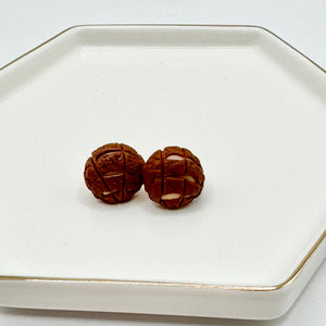 CHOCOLATE CONCHA EARRINGS