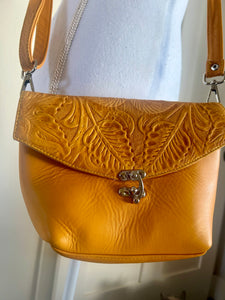 AUSTIN LEATHER CROSSBODY