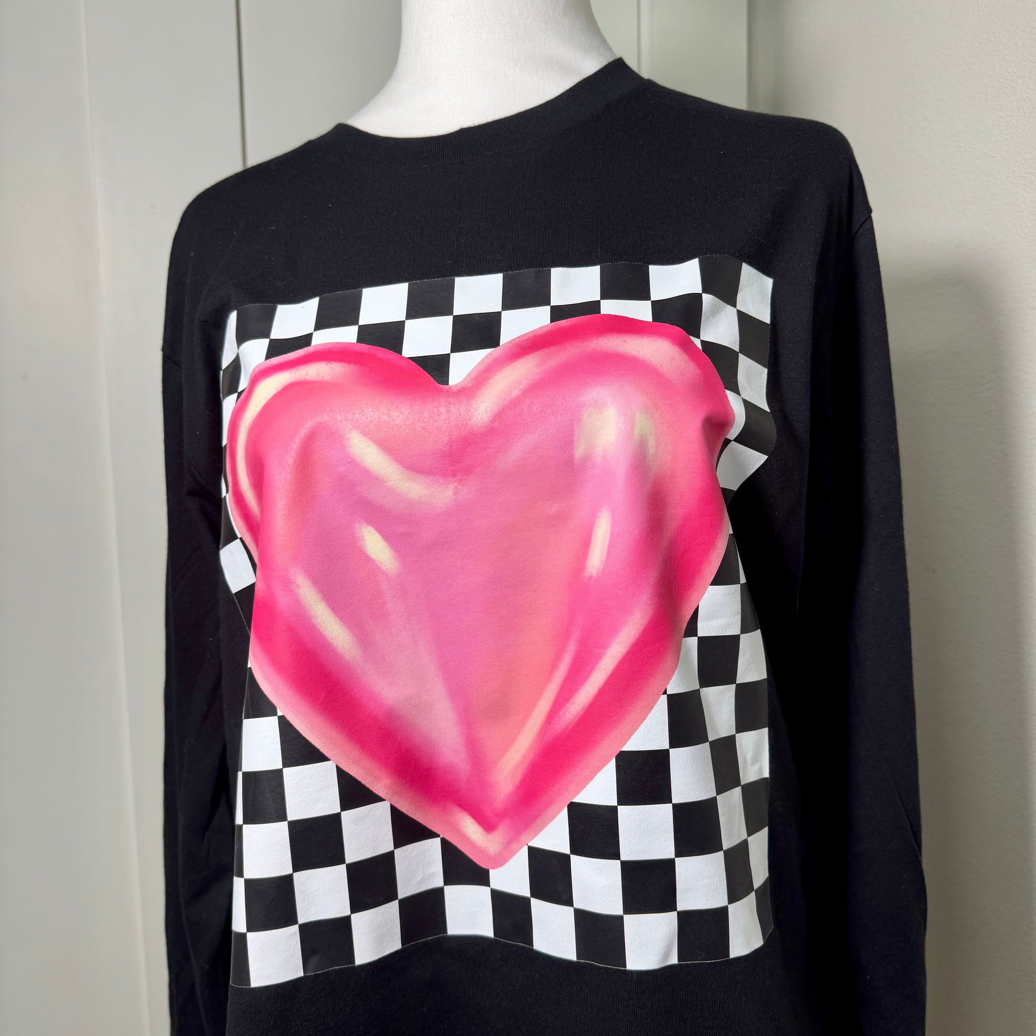 BLACK CHECKERED HEART LONG SLEEVE