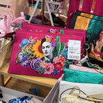 Load image into Gallery viewer, FRIDA CON FLORES CLUTCH/CROSSBODY
