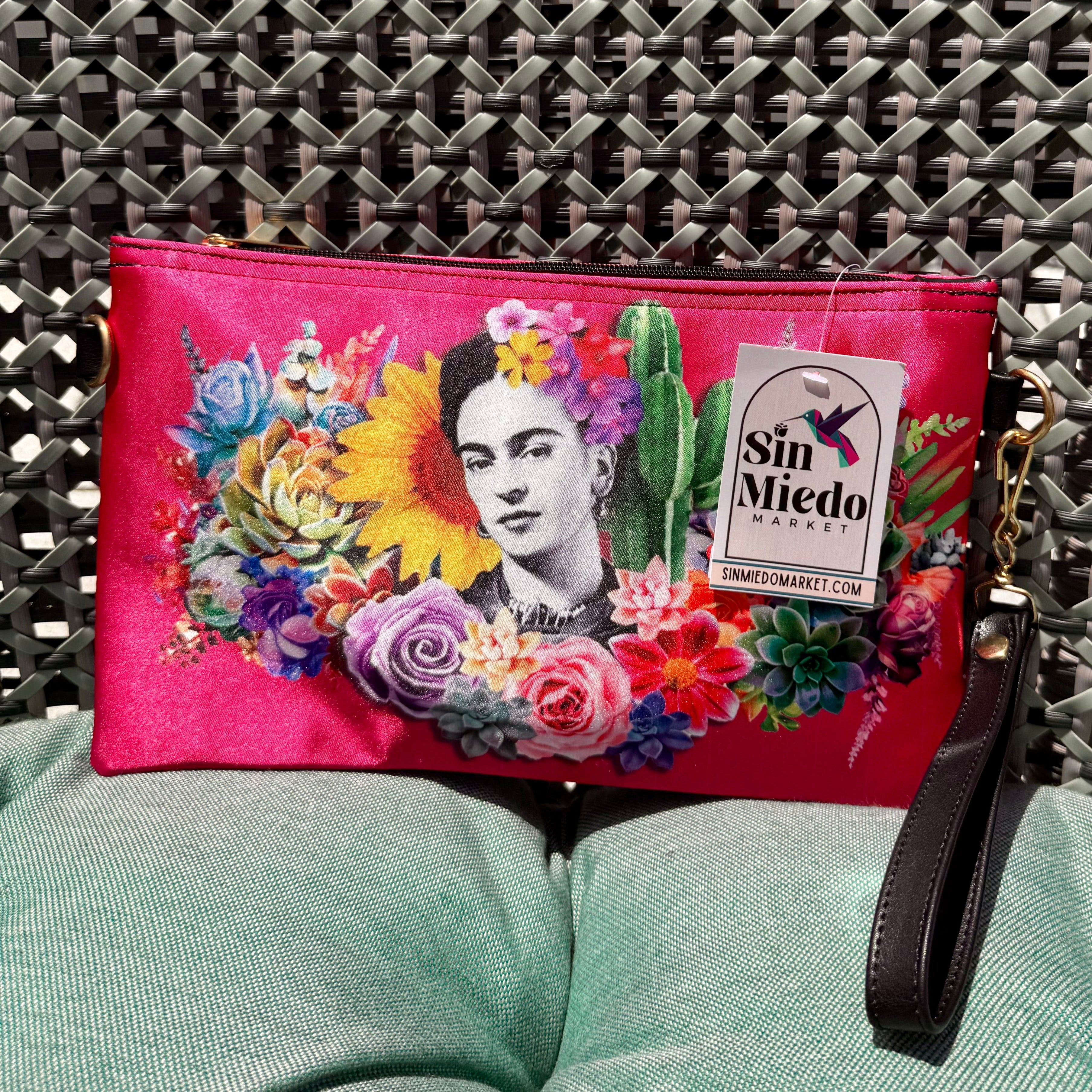 FRIDA CON FLORES CLUTCH/CROSSBODY
