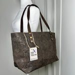 Load image into Gallery viewer, JEFA  TOTE WITH ZIPPER
