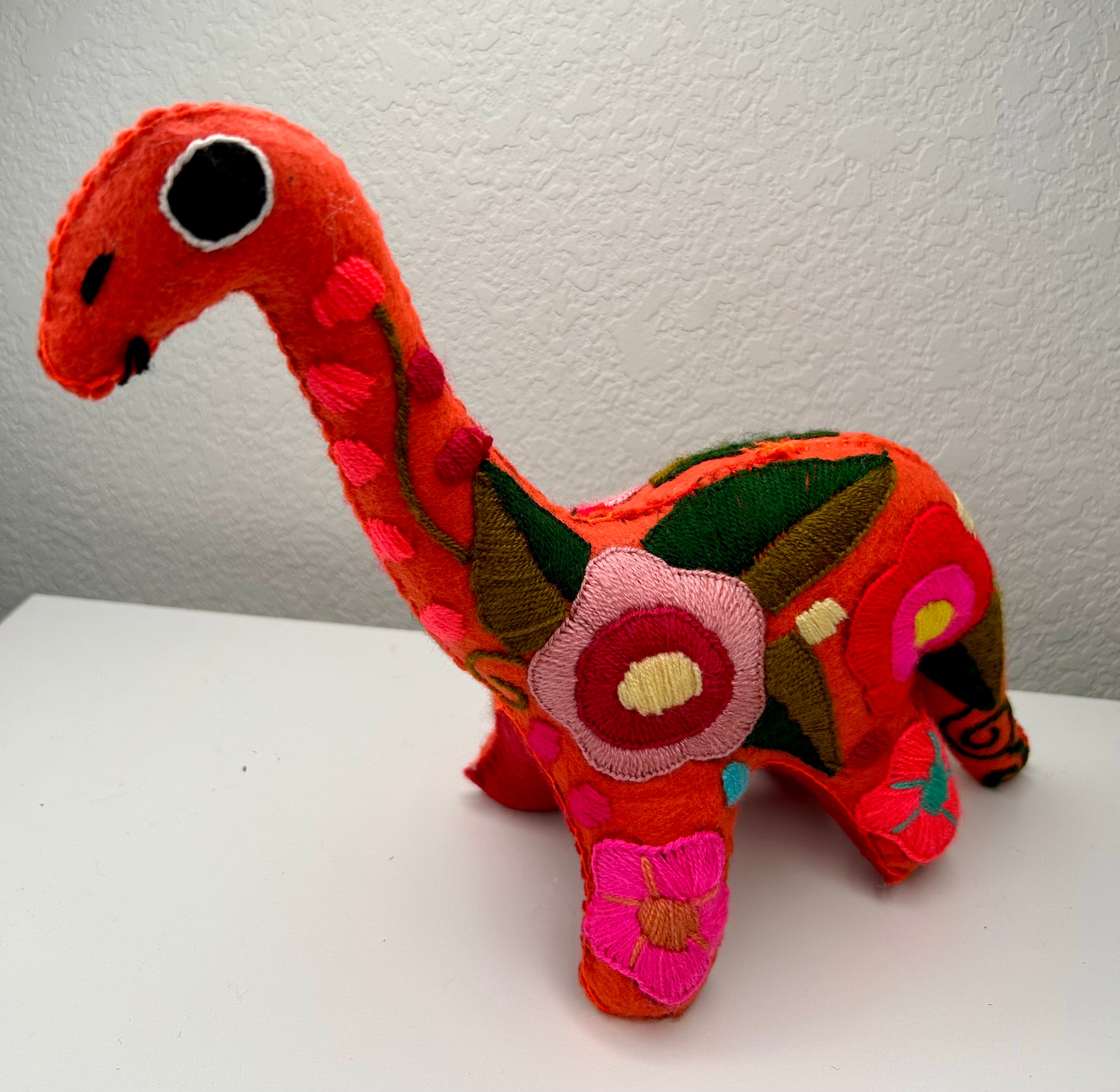 LARGE EMBROIDERED LONG NECK DINO
