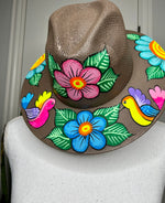 Load image into Gallery viewer, HAND PAINTED YUTE SOMBRERO
