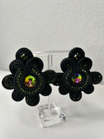 Load image into Gallery viewer, SOUTACHE - DAISY EARRINGS
