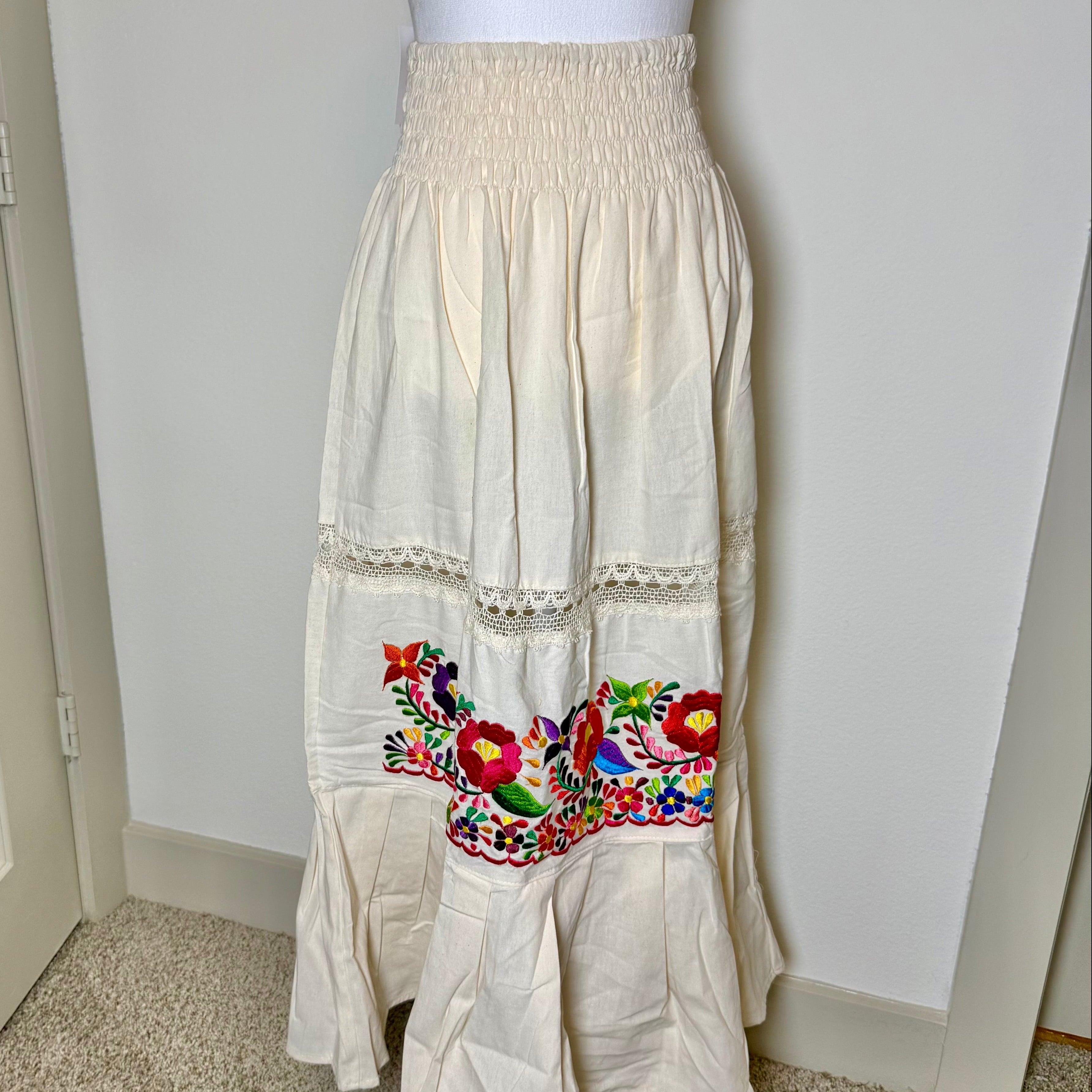 【値下げ】rivnobuhiko/EMBROIDERY SKIRT PUEBLA SKIRT- NATURAL WITH MULTI COLOR EMBROIDERY – Sin Miedo Market