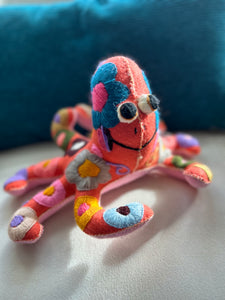 LARGE EMBROIDERED OCOTOPUS
